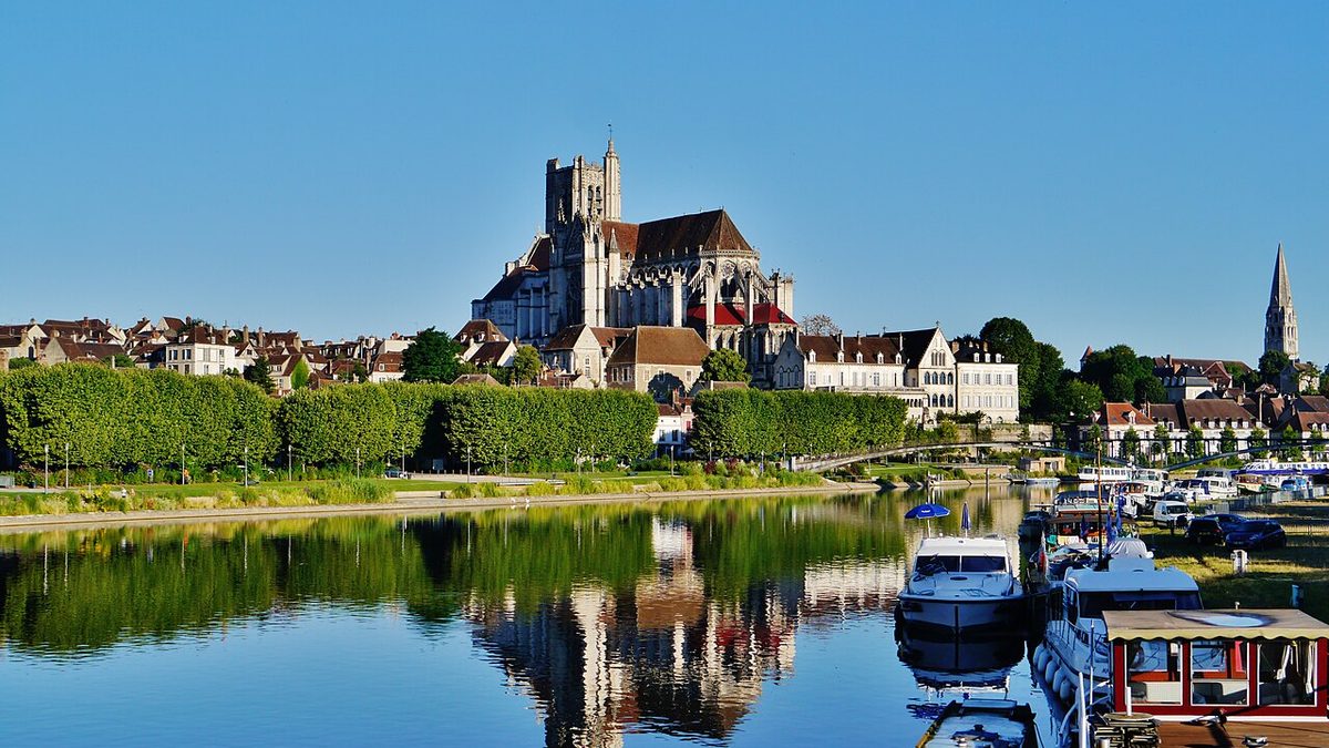 Auxerre Stadtpanorama vom Pont Bert
