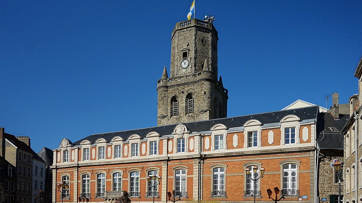L'hôtel de ville et le beffroi de Boulogne-sur-Mer