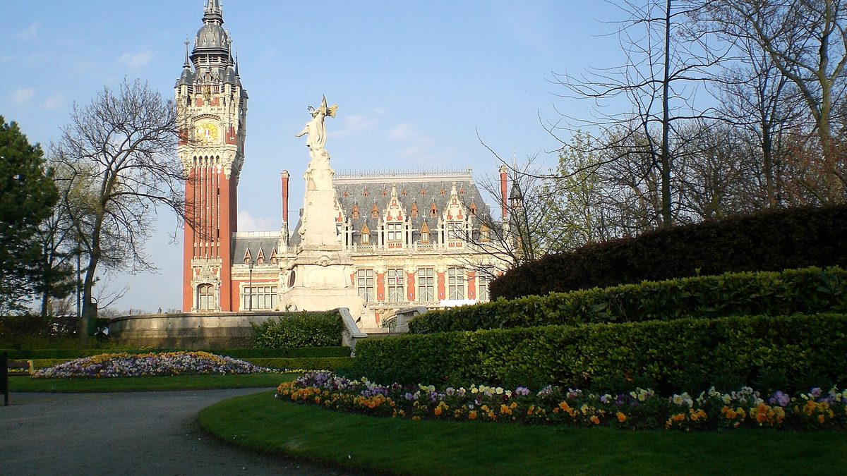 Hotel de ville calais saint pierre