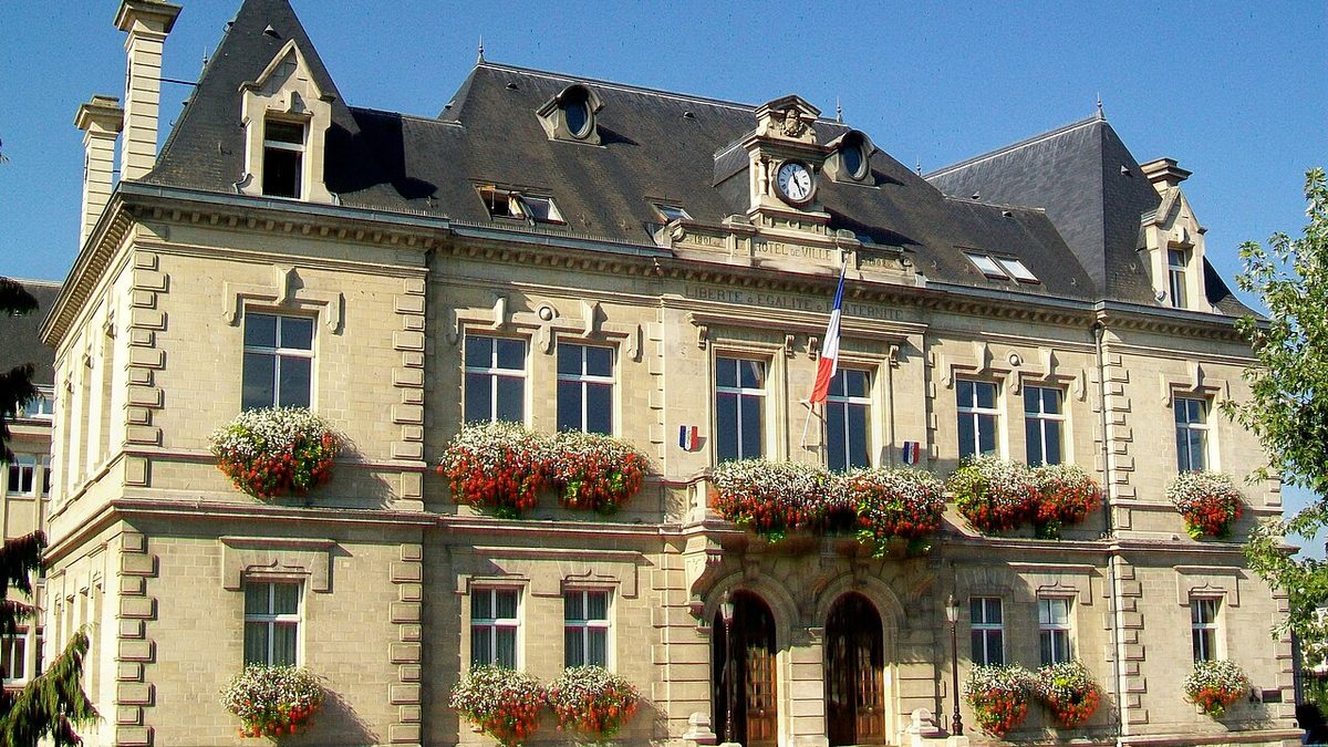 Creil , Hôtel de ville