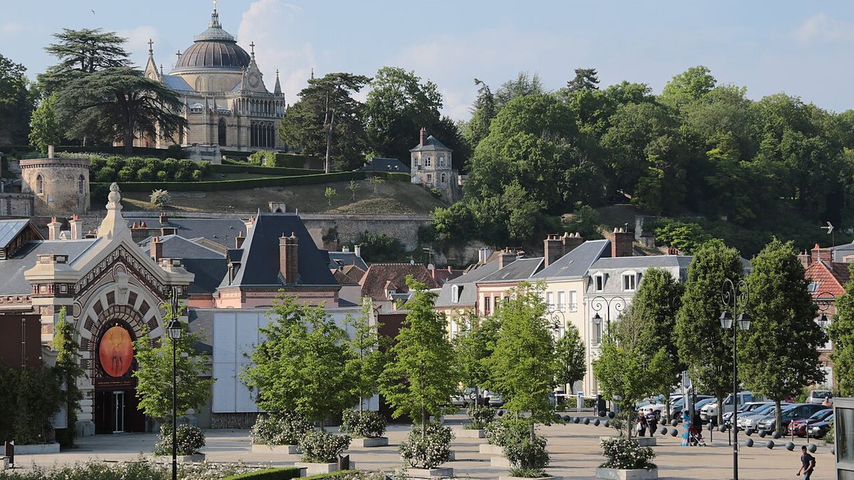 Place Mesirard Dreux