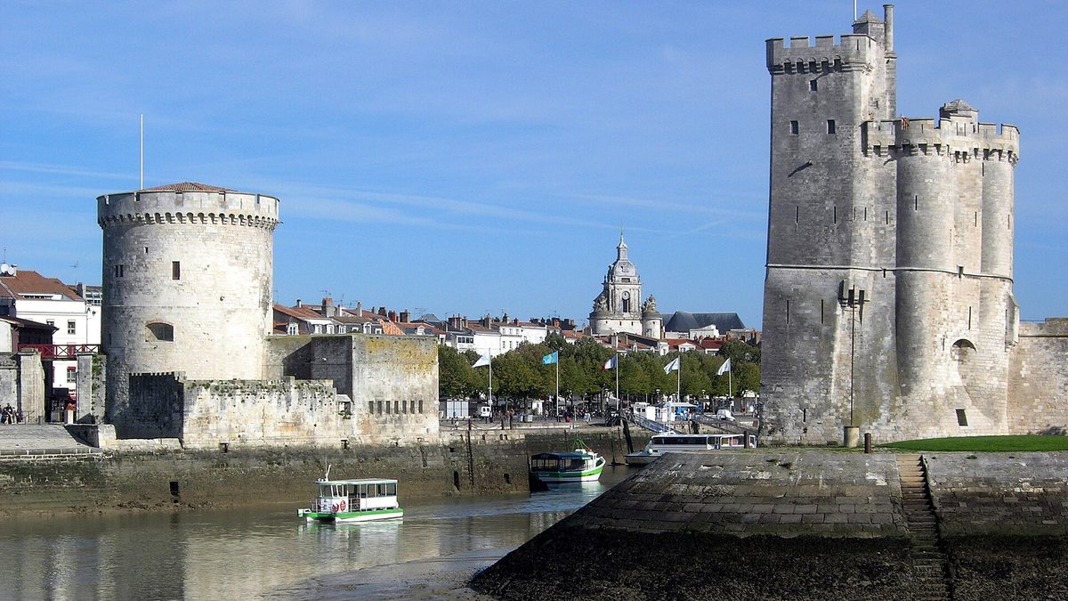 Entree vieux port La Rochelle