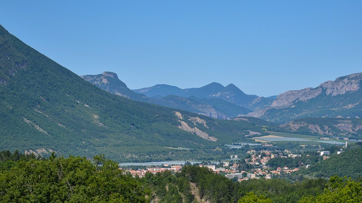 Vue de Laragne-Montéglin