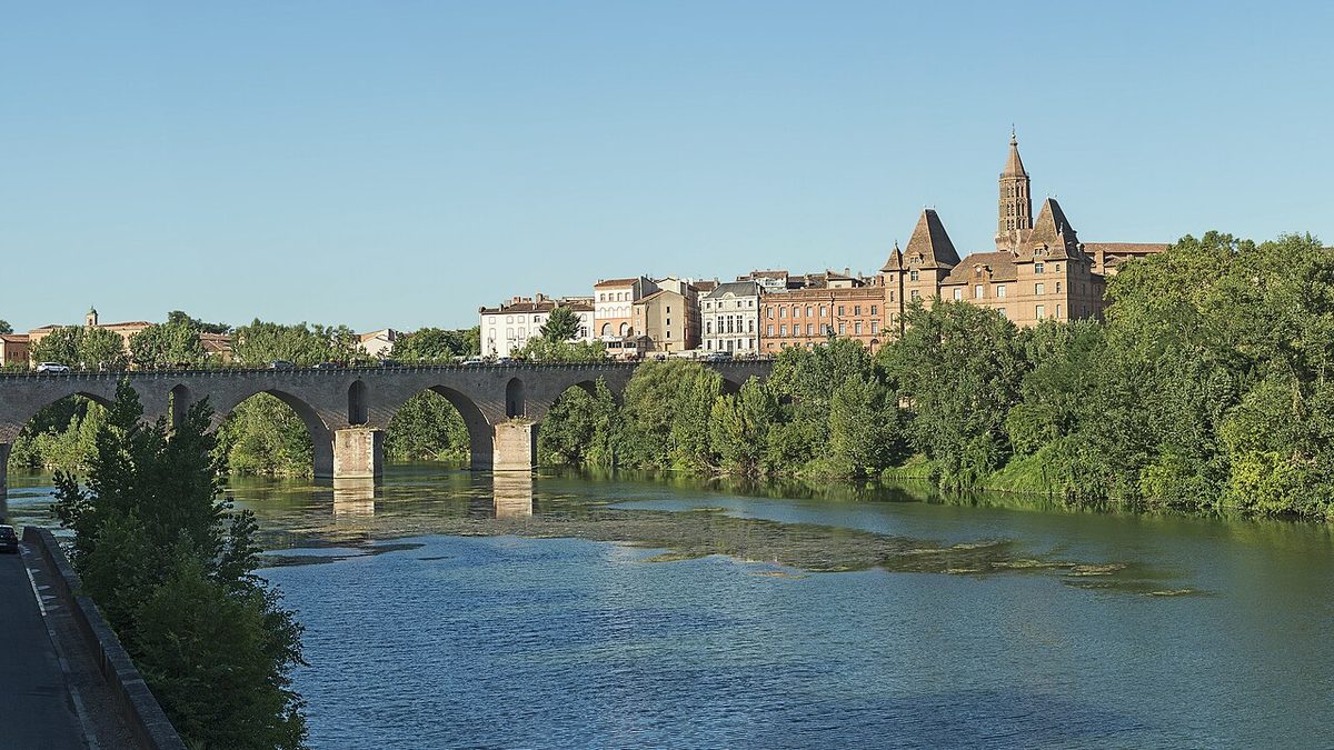 Le Pont-Vieux sur le Tarn, à Montauban