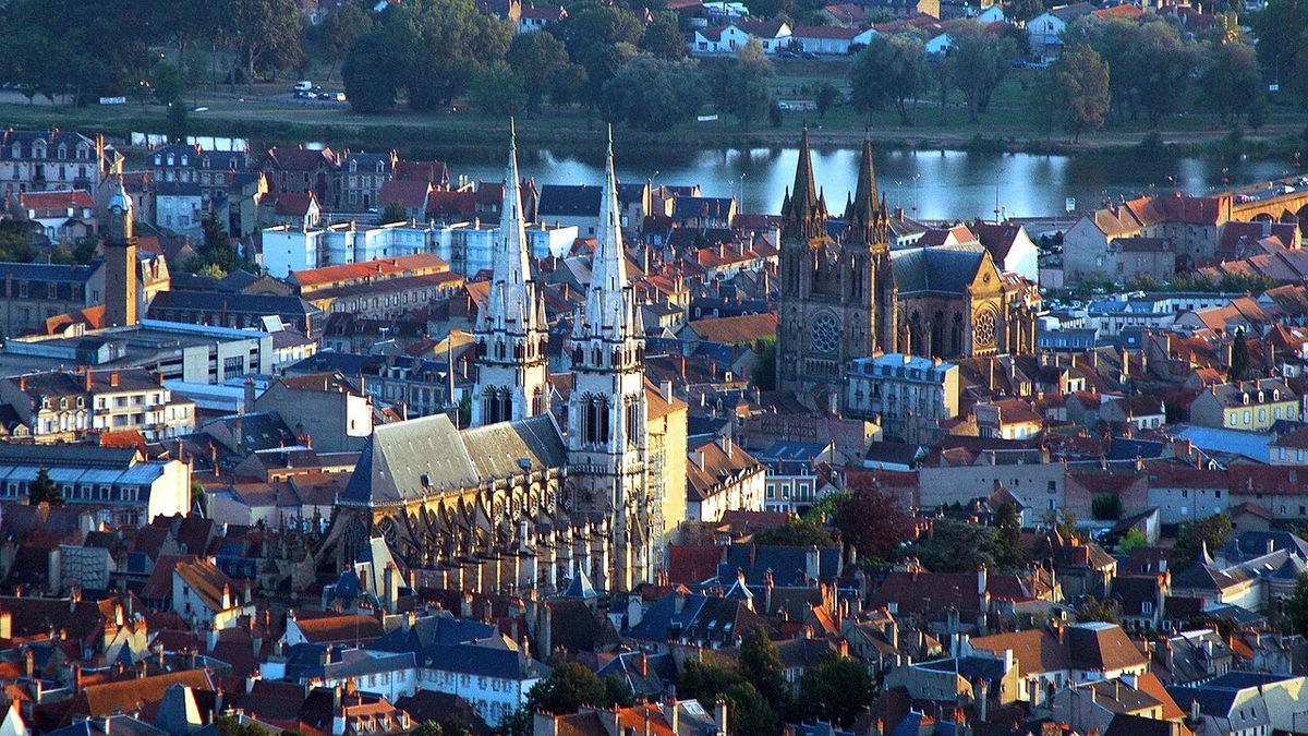 Cathédrale Notre Dame et église du Sacré Coeur de Moulins