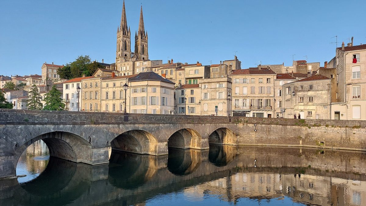 Of Église Saint-André and Les Vieux Ponts, Niort