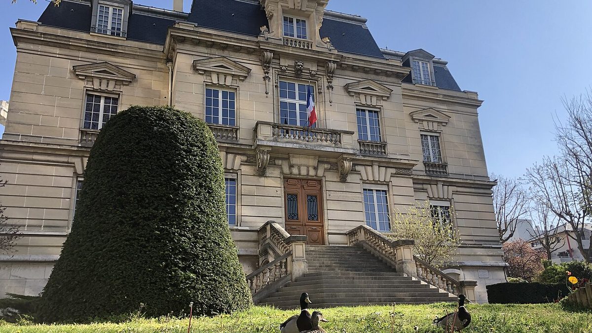 La façade de la mairie de Vanves